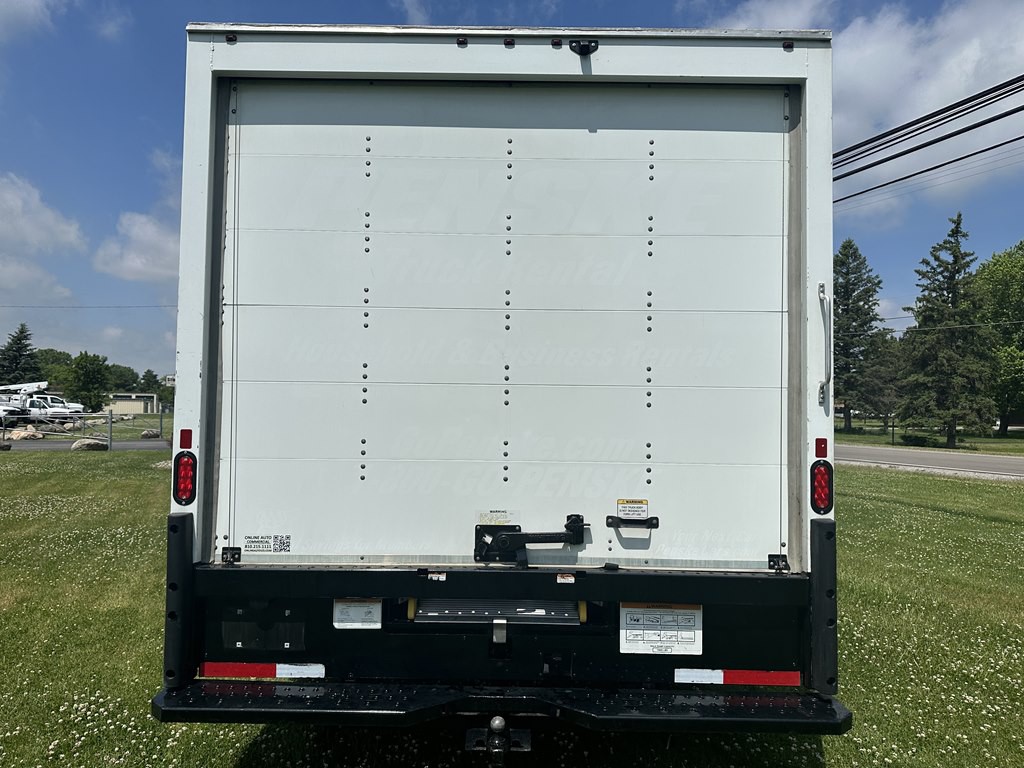 2022 GMC Savana Image 3