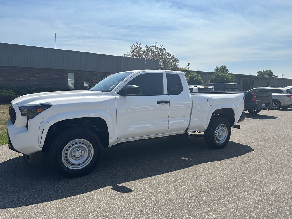 2024 Toyota Tacoma Image 1