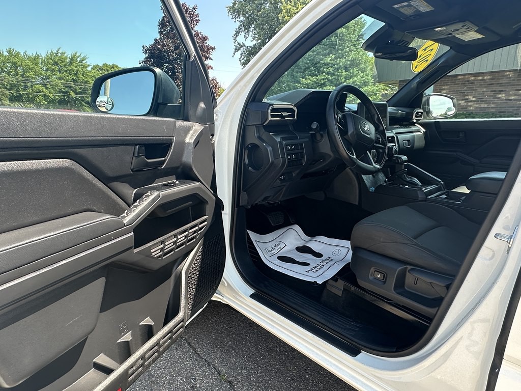 2024 Toyota Tacoma Image 17