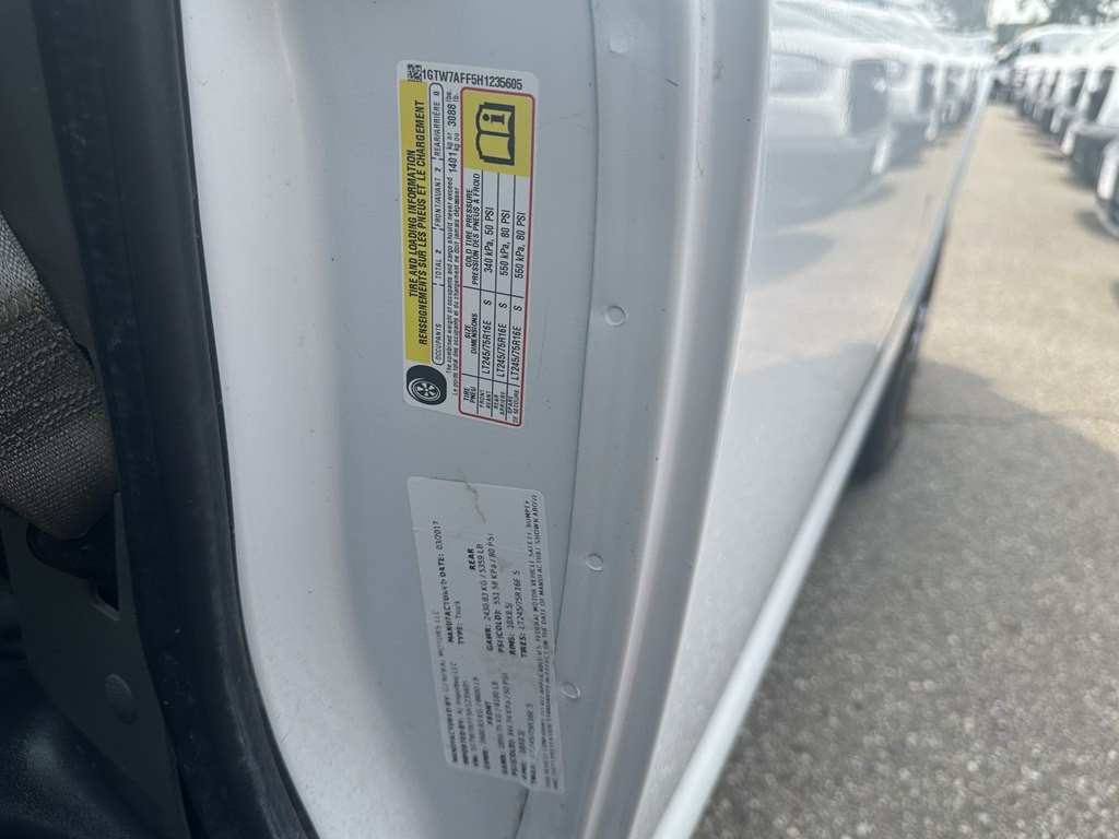 2017 GMC Savana Image 5