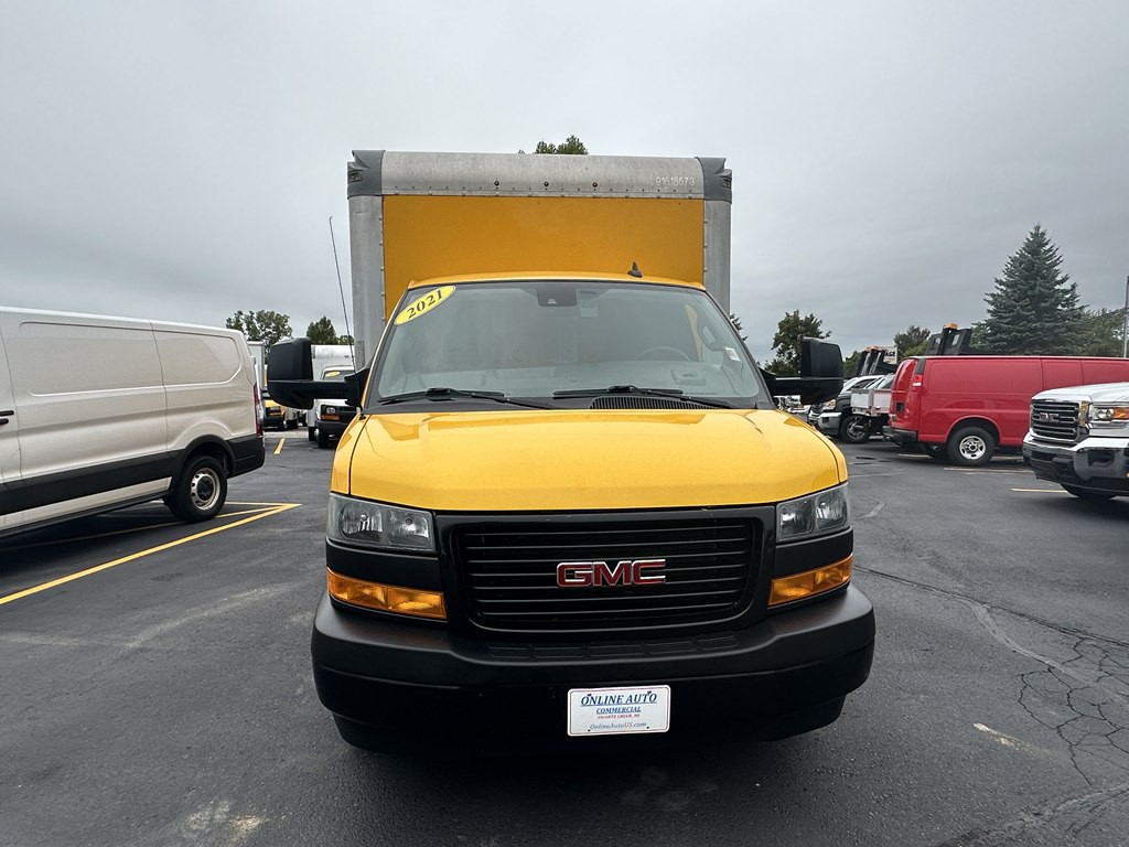 2021 GMC Savana Image 3