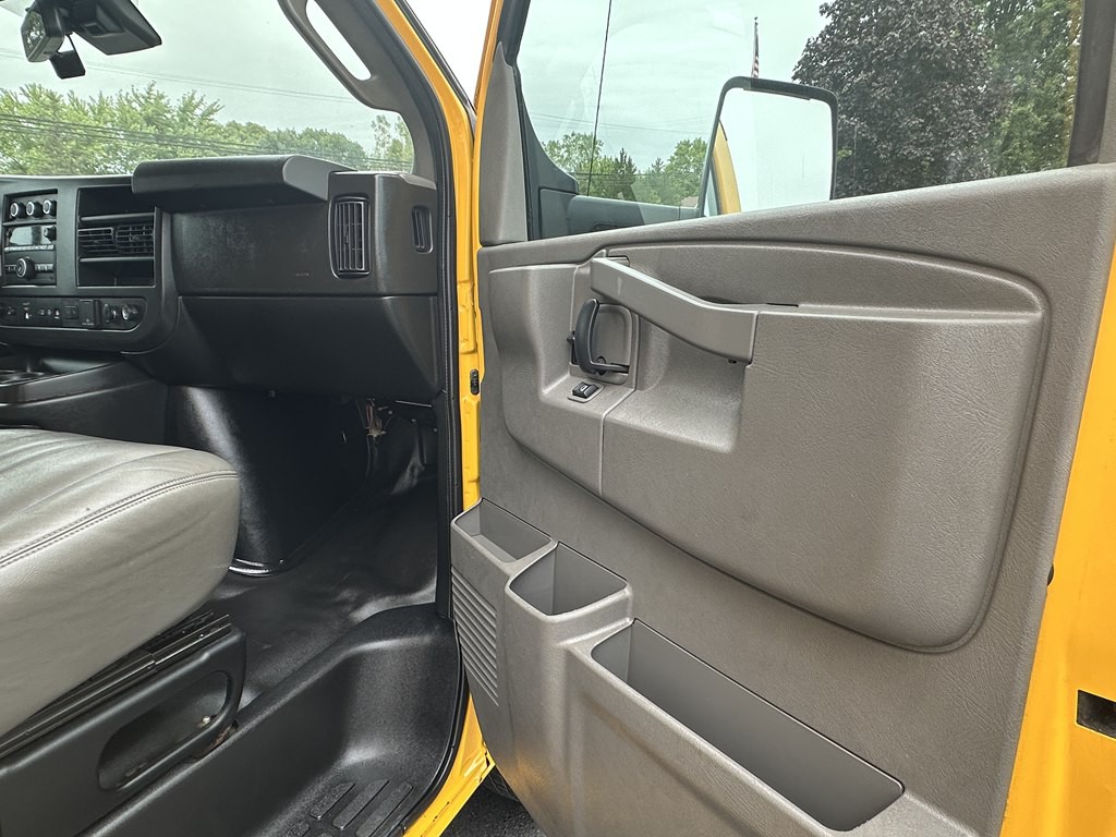 2021 GMC Savana Image 7