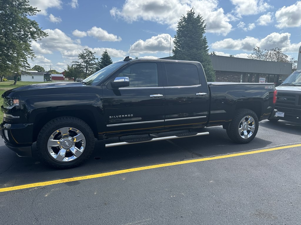 2017 Chevrolet Silverado 1500 Image 1