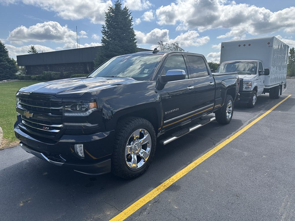 2017 Chevrolet Silverado 1500 Image 2