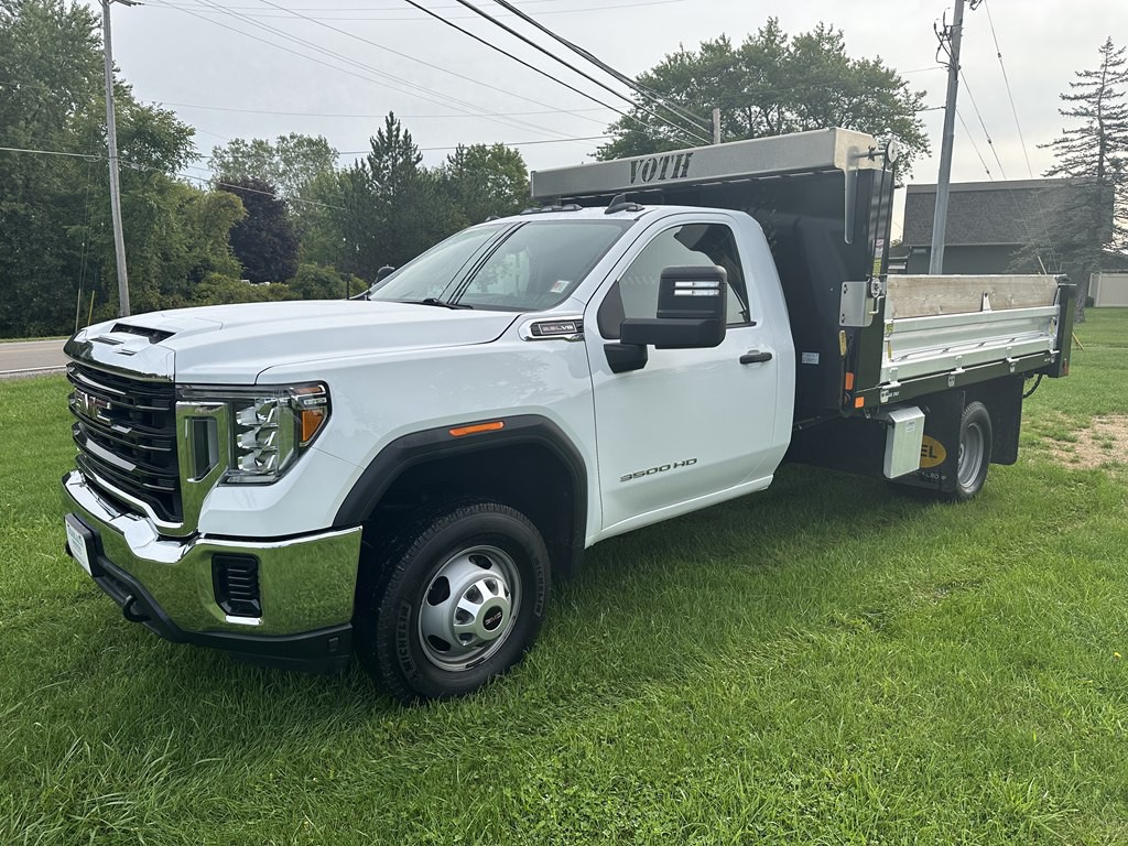 2021 GMC Sierra Image 2