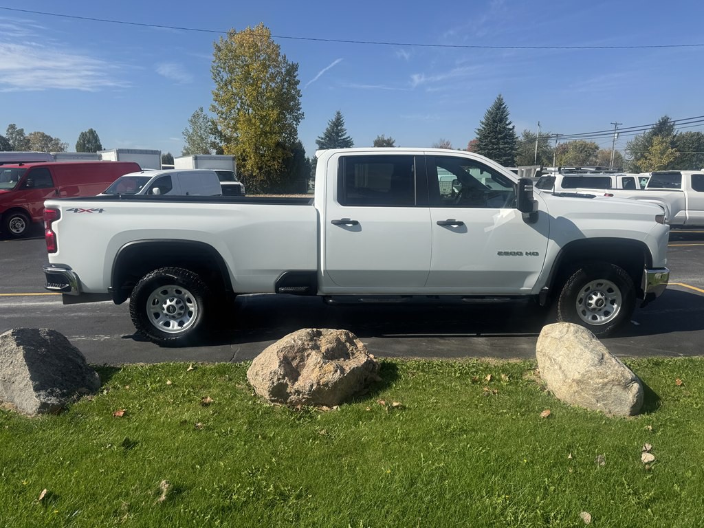 2025 Chevrolet Silverado 1500 Image 2