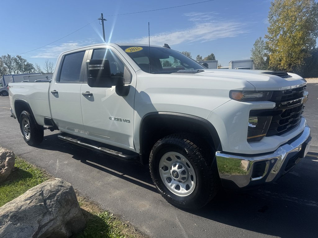 2025 Chevrolet Silverado 1500 Image 3