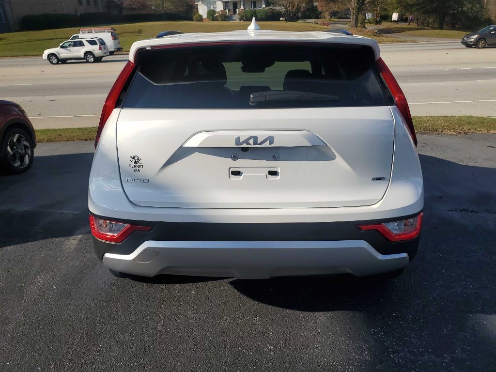 2024 Kia Niro Image 3