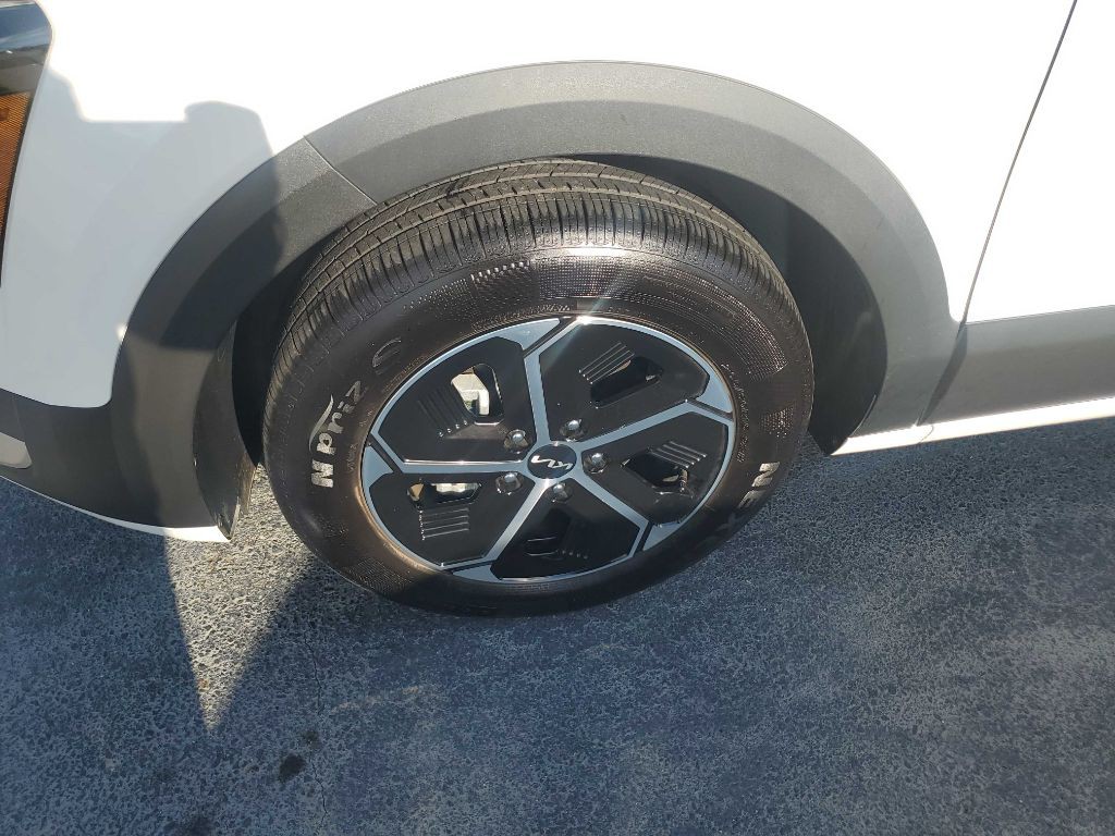 2024 Kia Niro Image 7