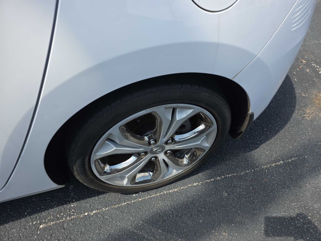 2014 Hyundai Elantra Image 9