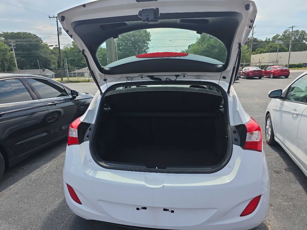 2014 Hyundai Elantra Image 10