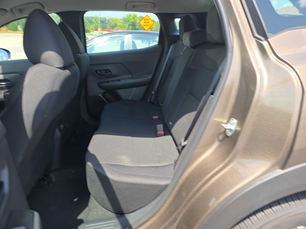 2025 Nissan Kicks Image 8