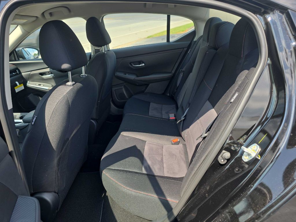2025 Nissan Sentra Image 8
