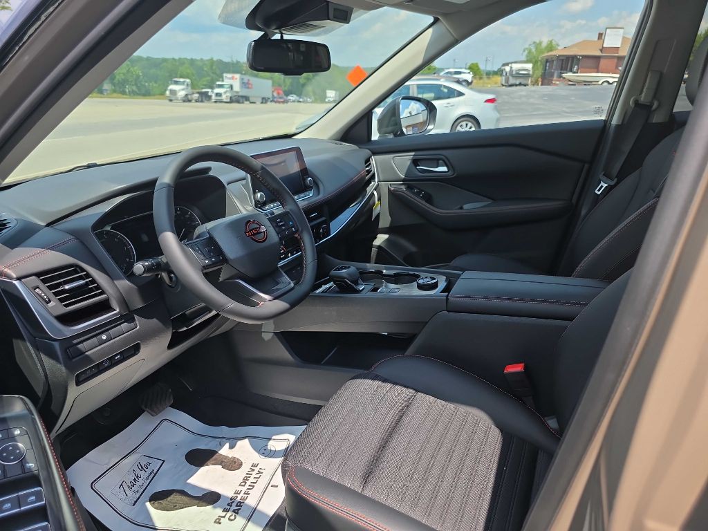 2025 Nissan Rogue Image 7
