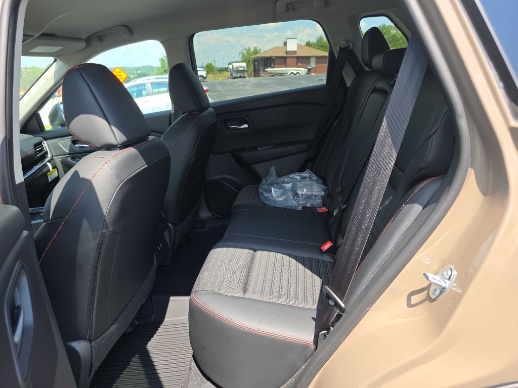 2025 Nissan Rogue Image 8
