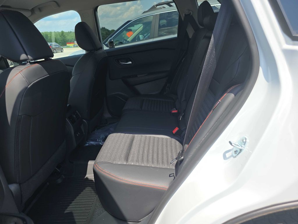 2025 Nissan Rogue Image 8