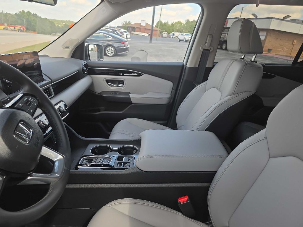 2025 Honda Pilot Image 2