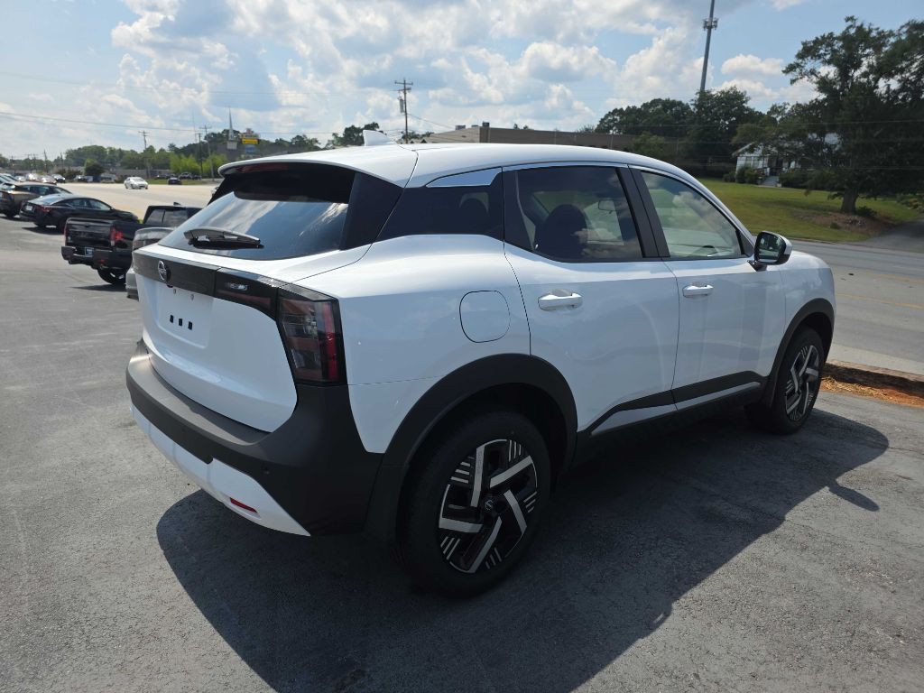 2025 Nissan Kicks Image 2
