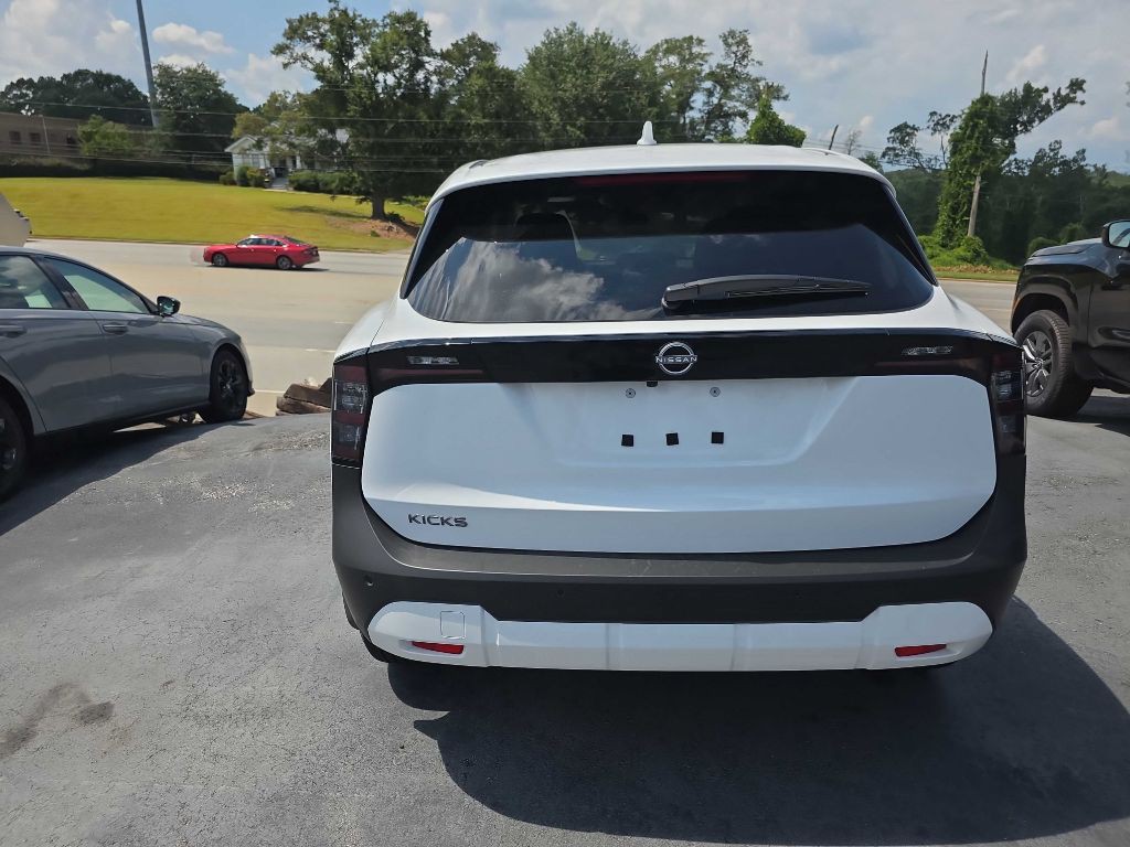2025 Nissan Kicks Image 5