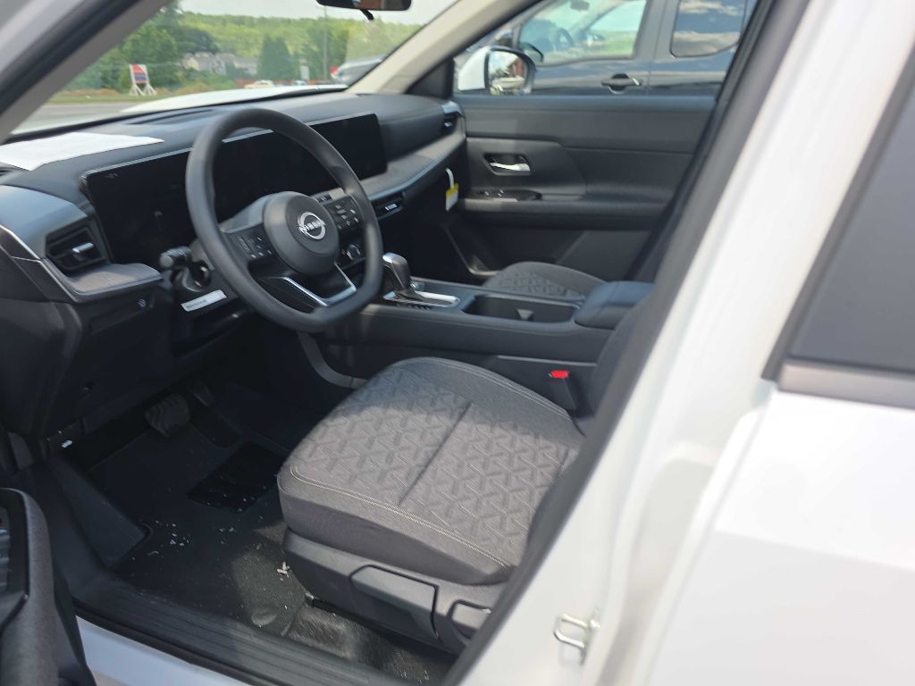 2025 Nissan Kicks Image 9
