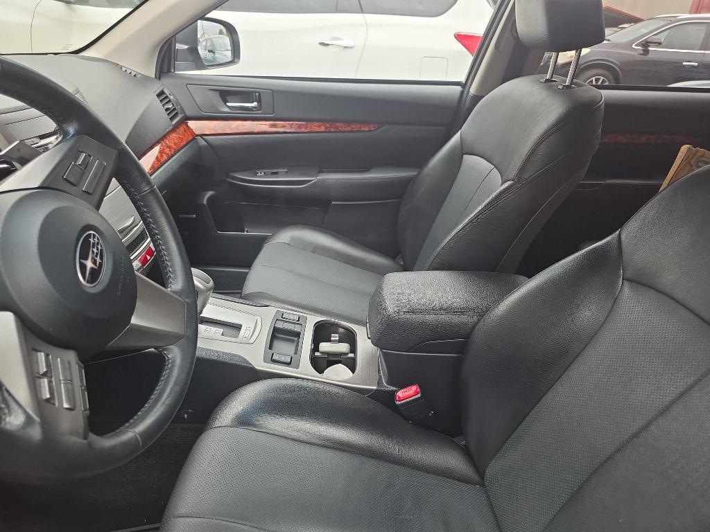 2011 Subaru Outback Image 7