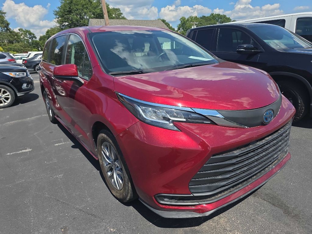 2021 Toyota Sienna Image 3