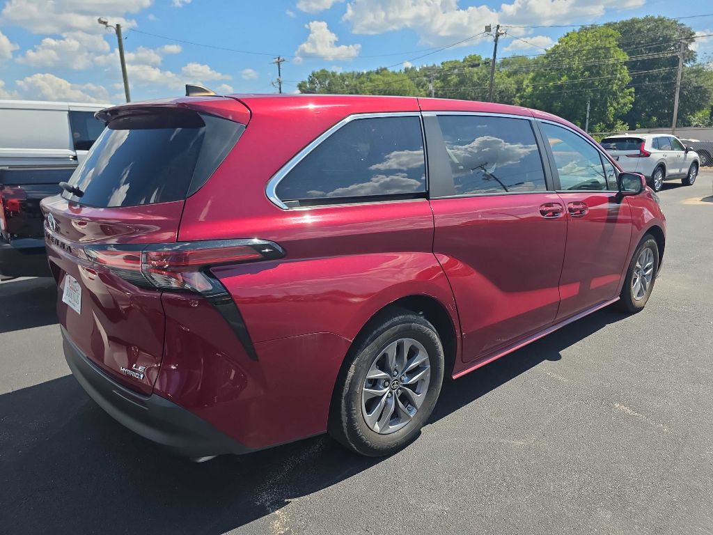 2021 Toyota Sienna Image 6