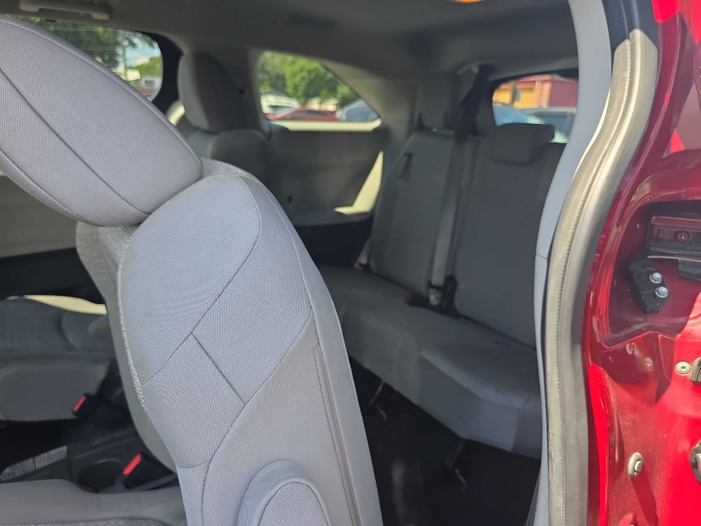 2021 Toyota Sienna Image 10
