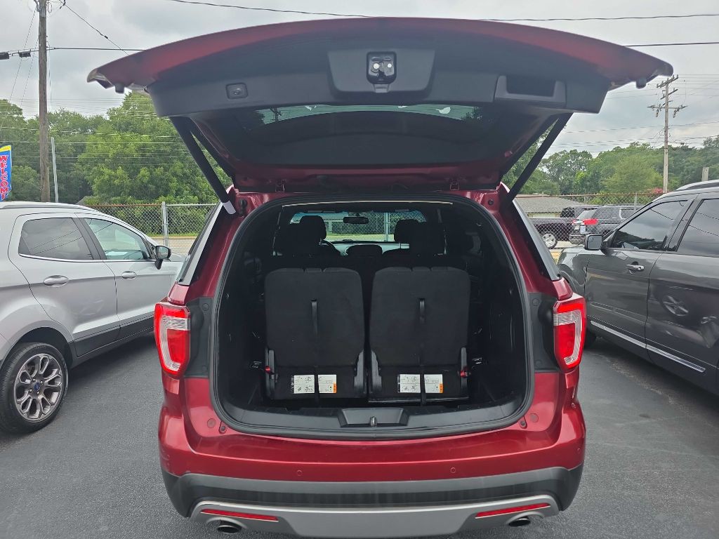 2017 Ford Explorer Image 2