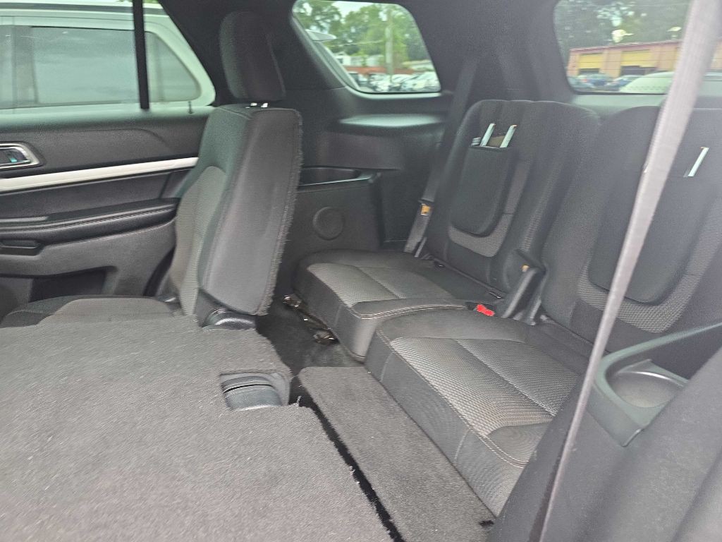 2017 Ford Explorer Image 6