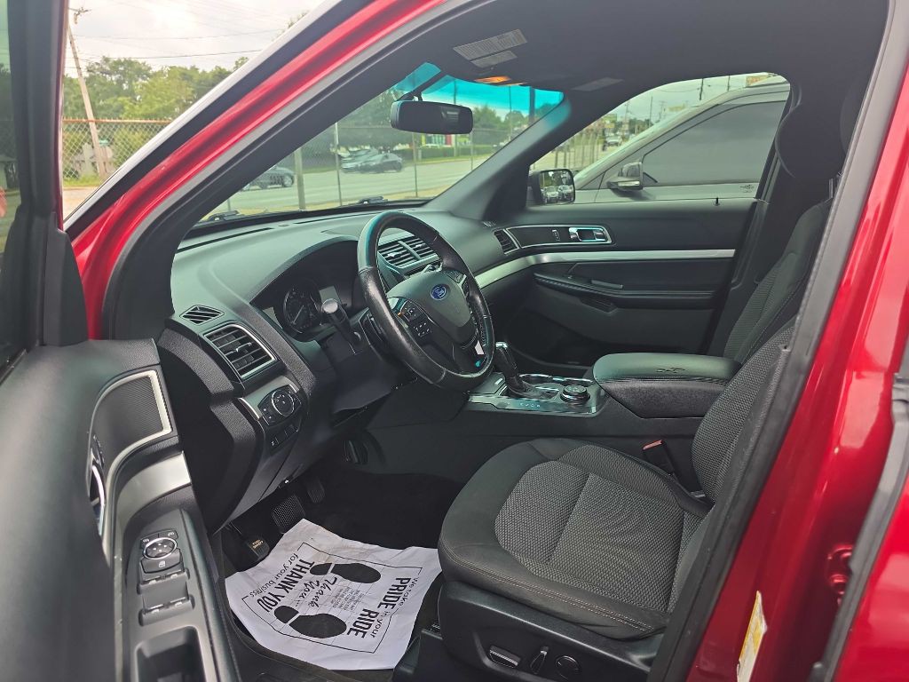 2017 Ford Explorer Image 10