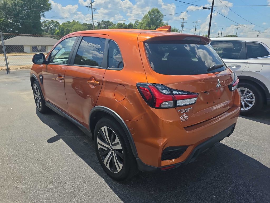 2022 Mitsubishi Outlander Image 2