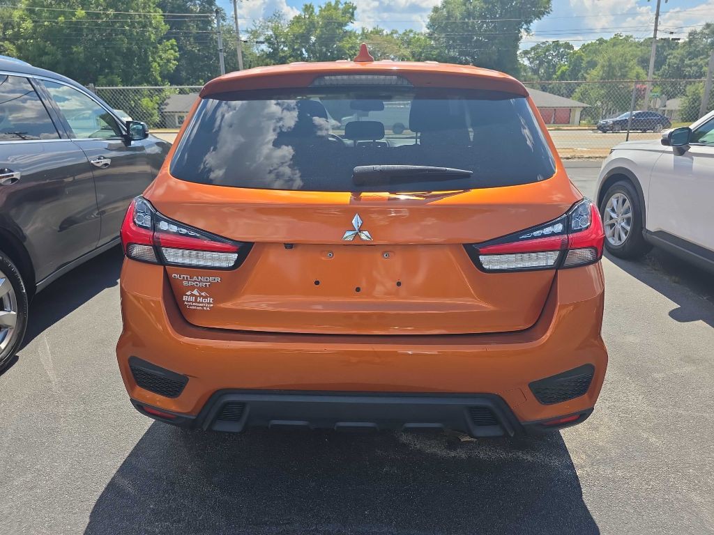2022 Mitsubishi Outlander Image 4