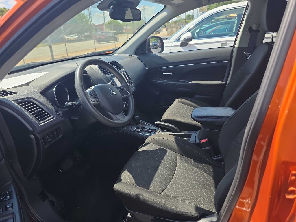 2022 Mitsubishi Outlander Image 8