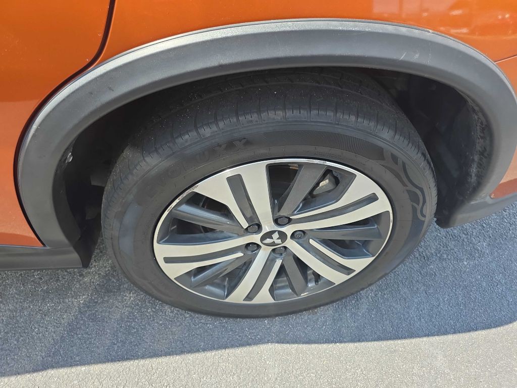 2022 Mitsubishi Outlander Image 10
