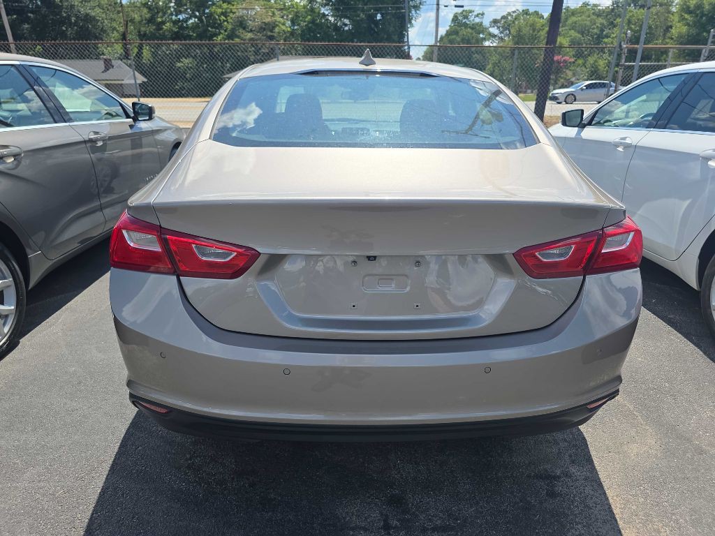 2023 Chevrolet Malibu Image 2