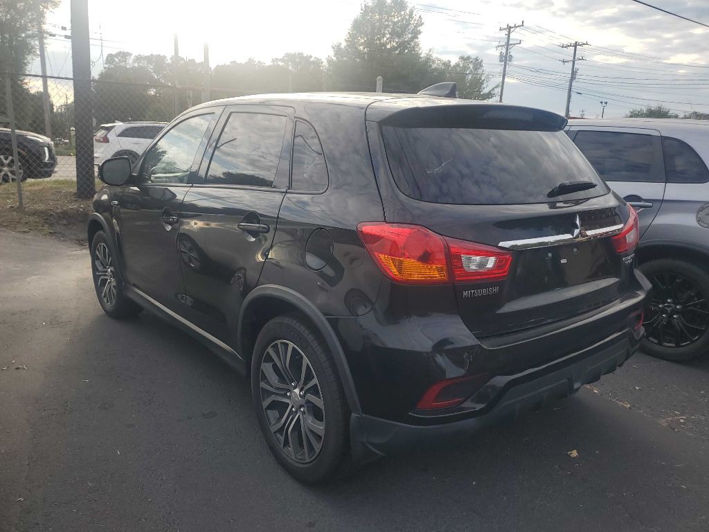 2019 Mitsubishi Outlander Image 3