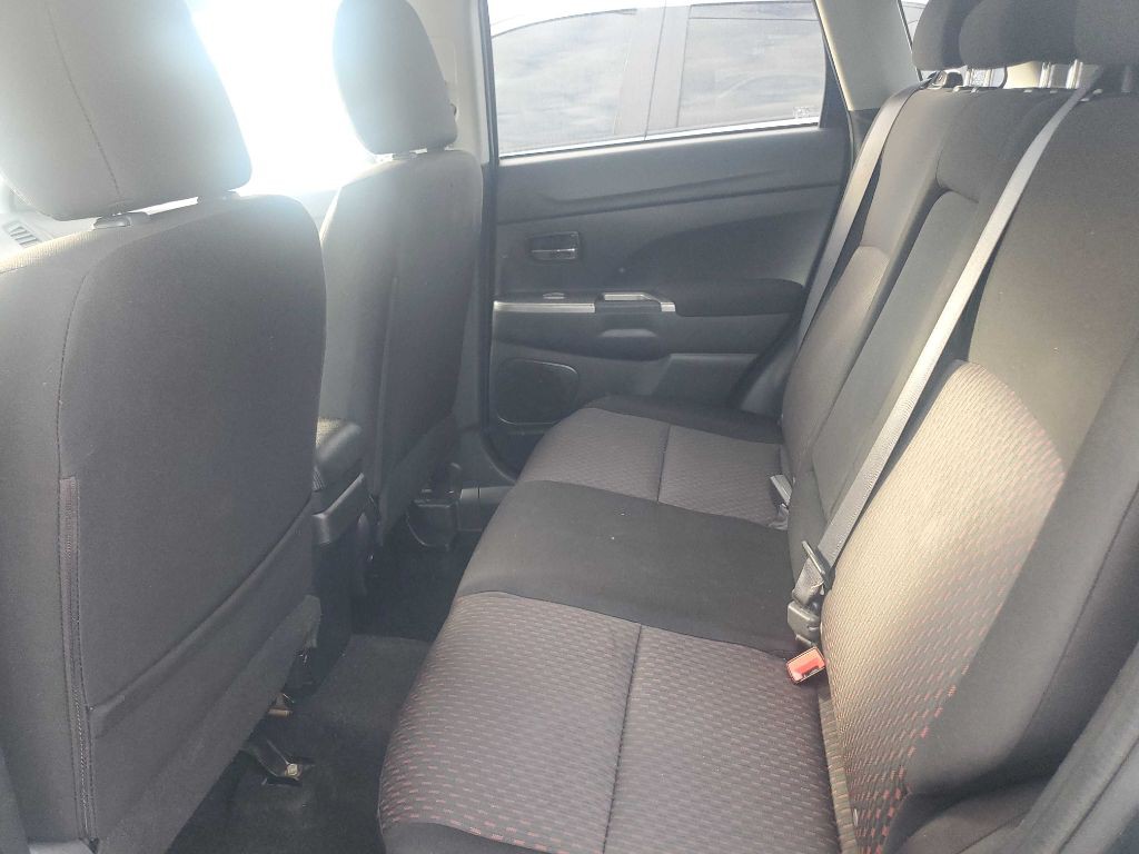 2019 Mitsubishi Outlander Image 7