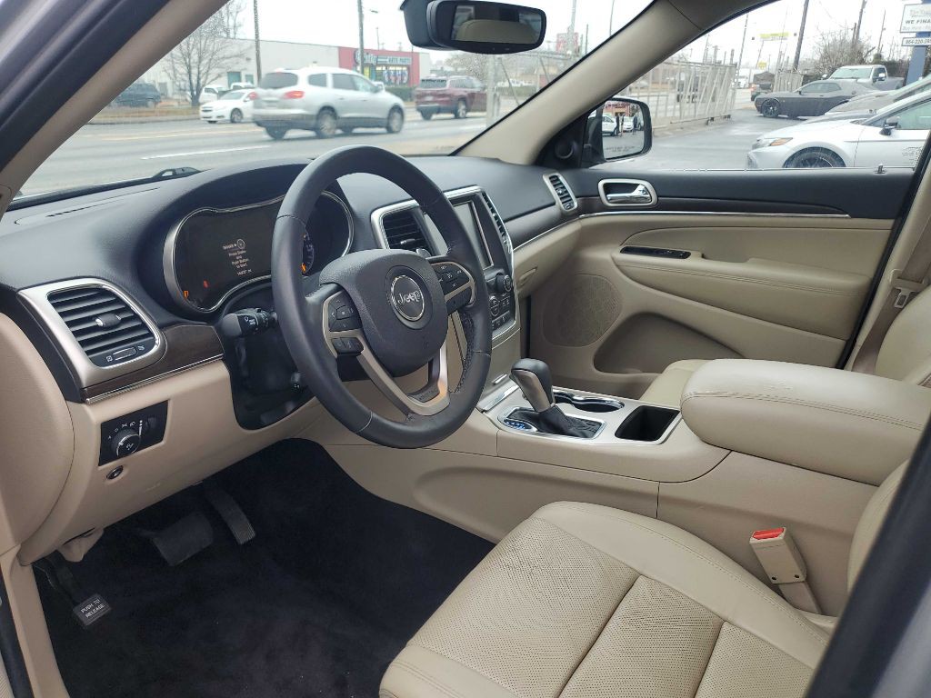 2017 Jeep Grand Cherokee Image 8