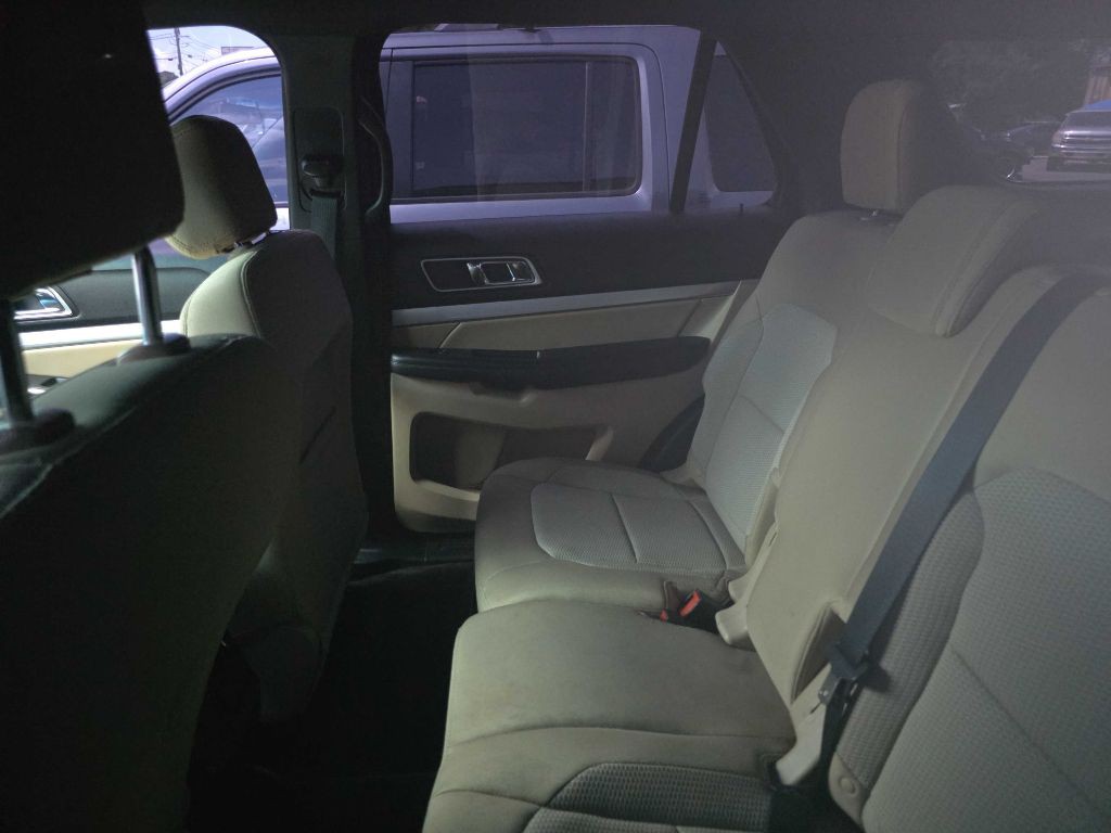 2016 Ford Explorer Image 7
