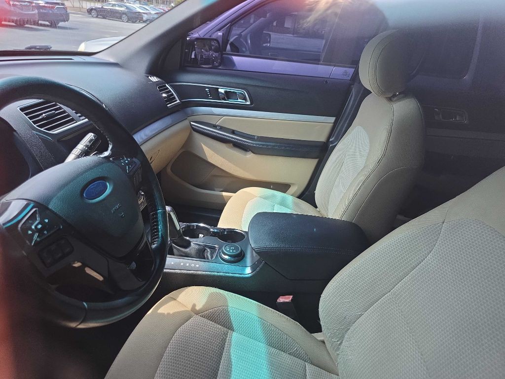 2016 Ford Explorer Image 8