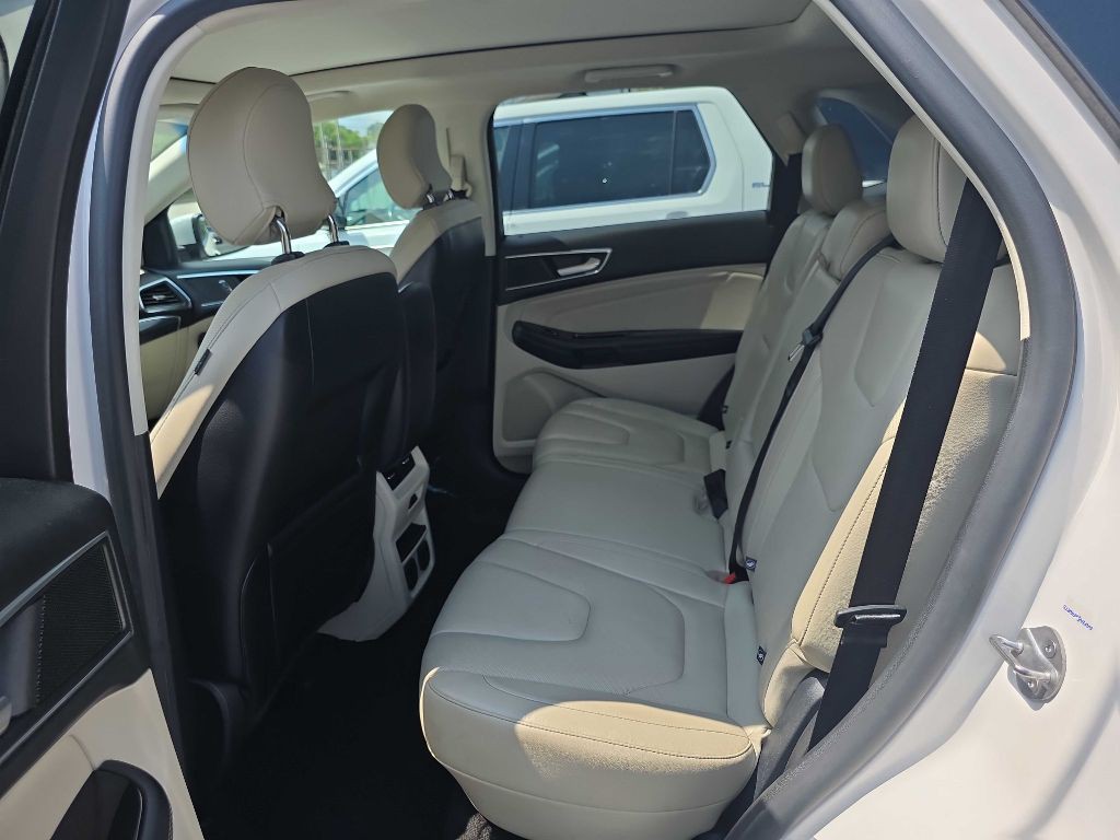 2015 Ford Edge Image 10
