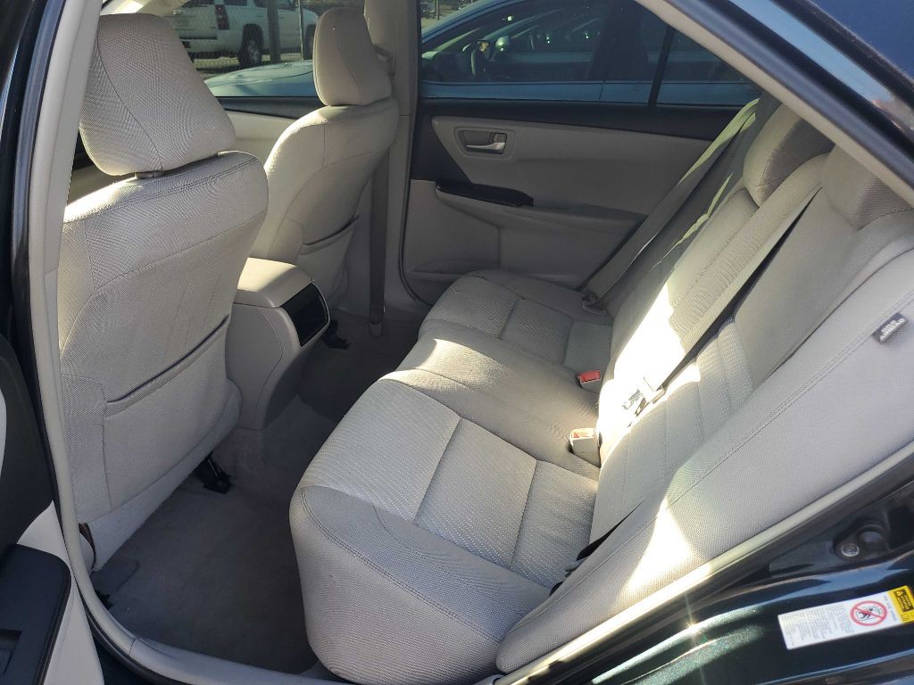 2016 Toyota Camry Image 9