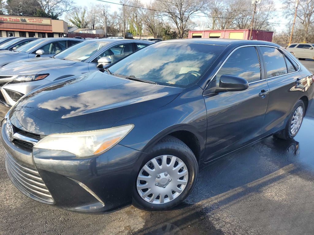 2016 Toyota Camry Image 1