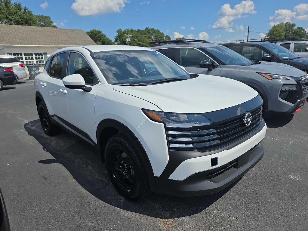 2025 Nissan Kicks Image 2