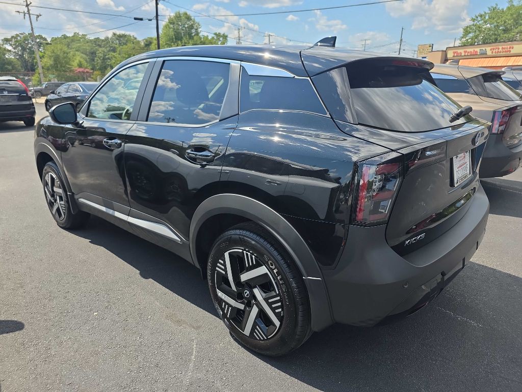 2025 Nissan Kicks Image 2