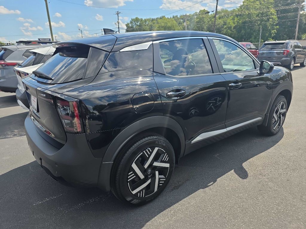 2025 Nissan Kicks Image 3