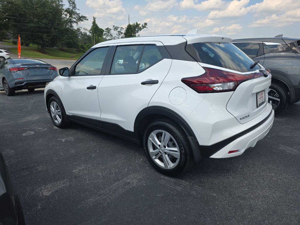 2025 Nissan Kicks Image 2