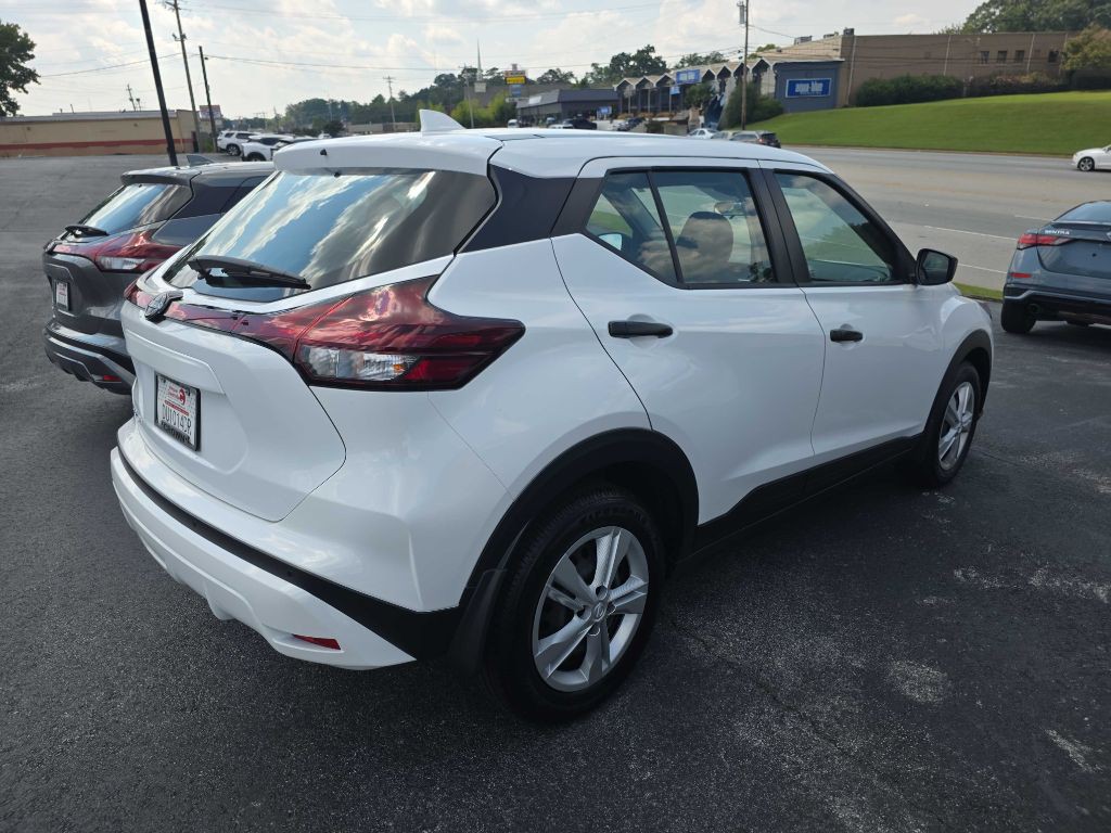 2025 Nissan Kicks Image 3