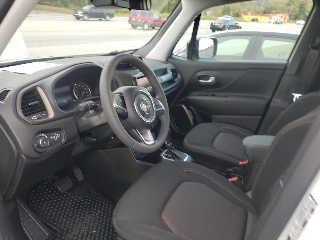 2023 Jeep Renegade Image 8
